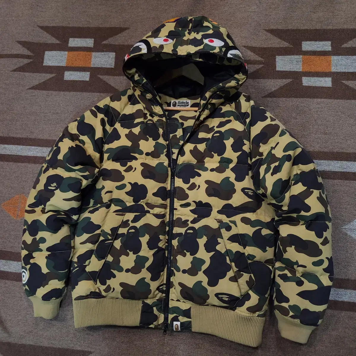 신년할인)Bape 베이프 1st 카모 다운 패딩 XL