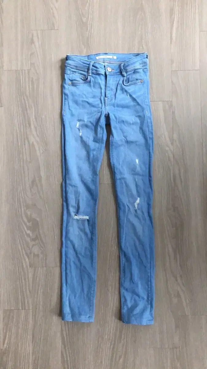 Zara Zara Skinny jin jeans (00) 44Recommended for size