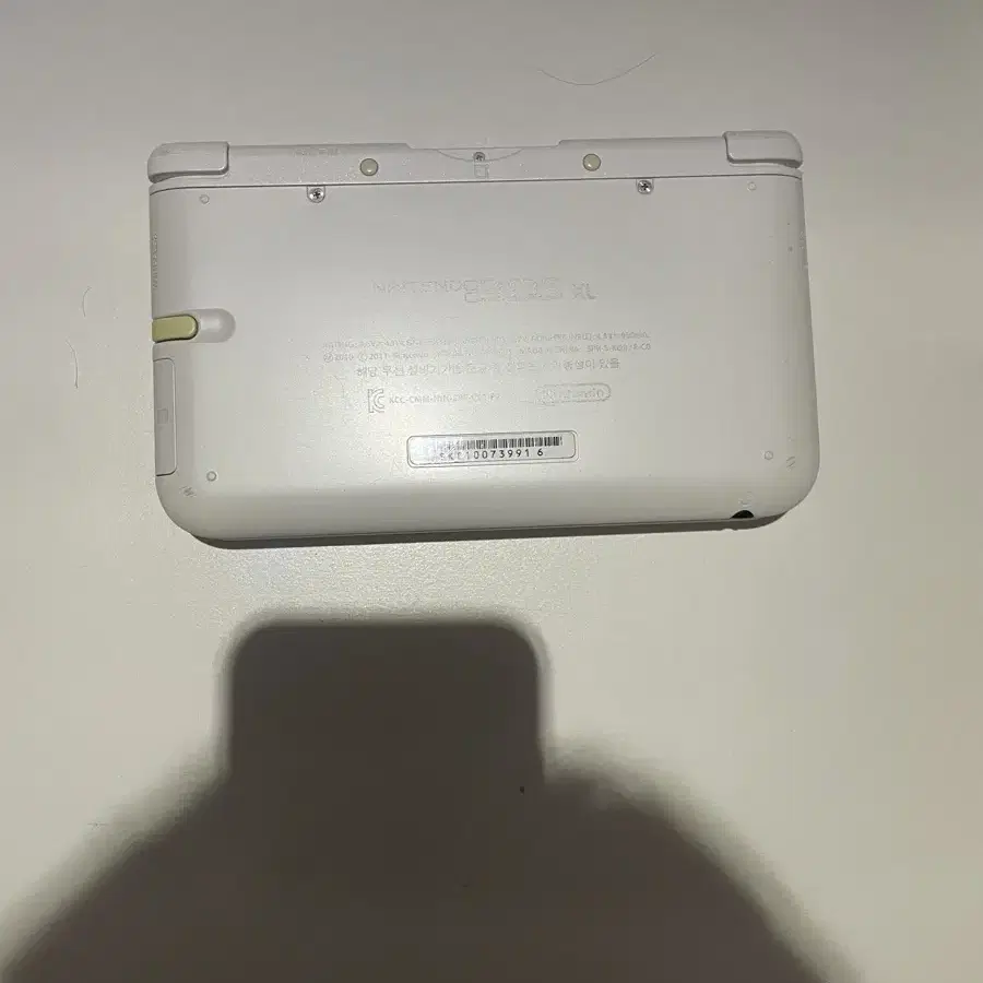 닌텐도 3ds XL 화이트 팔아요.  (구성품 다 있습니다.)