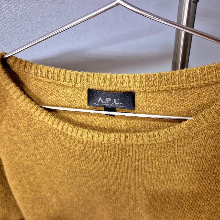 A.P.C 아페쎄 램스울 라운드넥 니트 스웨터