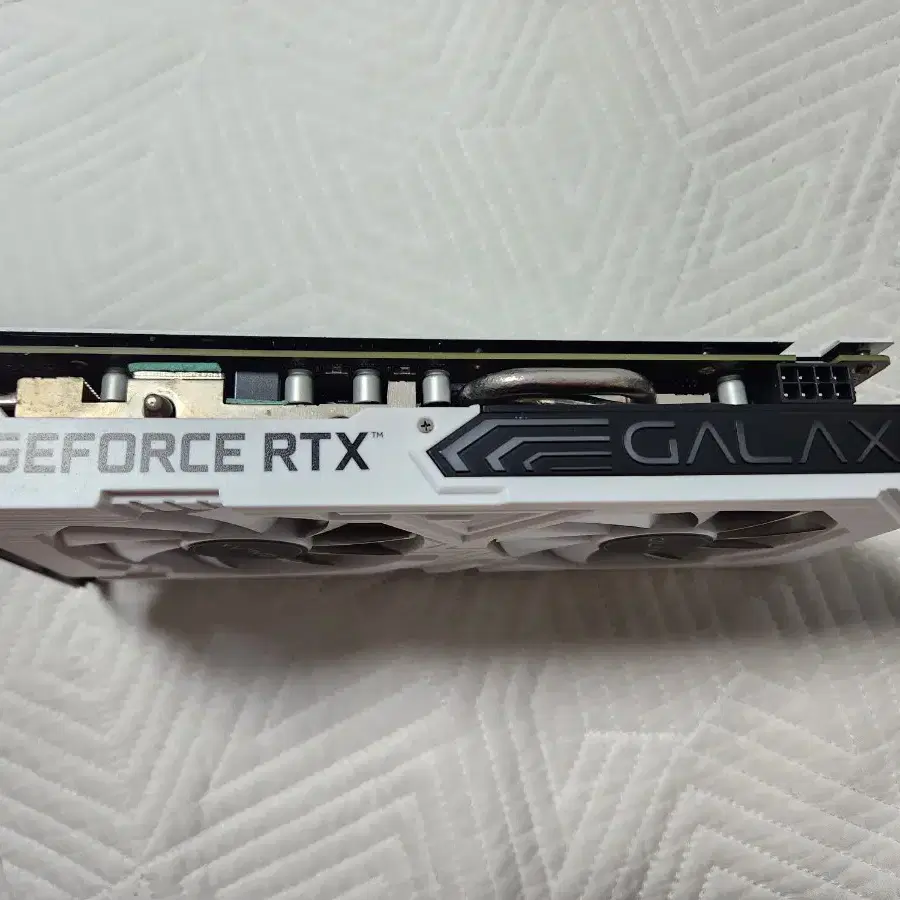 그래픽카드 GALAX 갤럭시 RTX2060 white D6 6GB 화이트