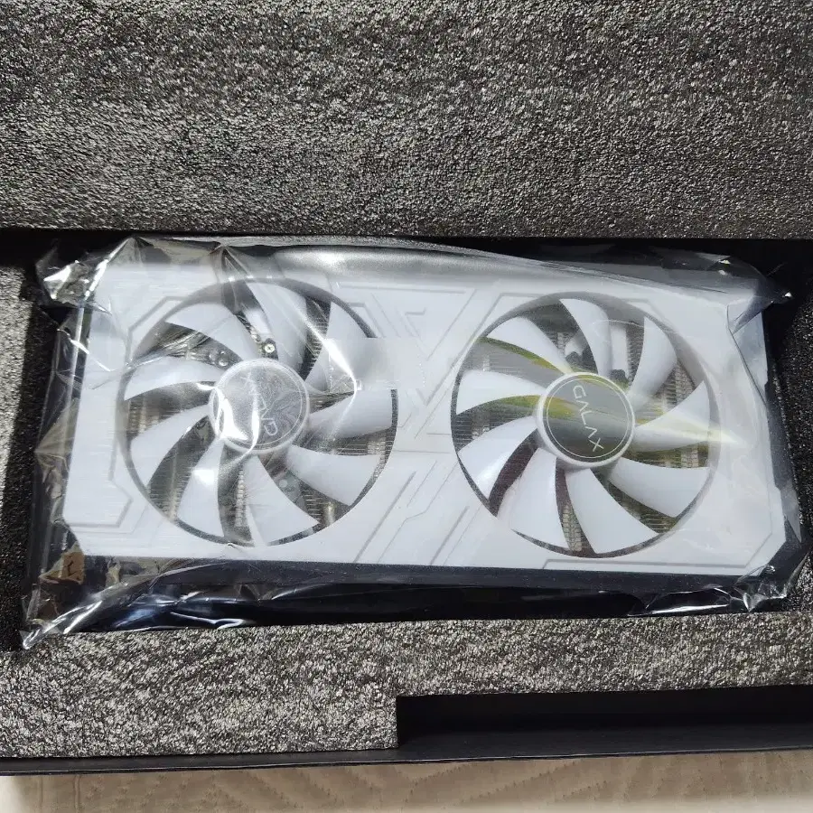 그래픽카드 GALAX 갤럭시 RTX2060 white D6 6GB 화이트