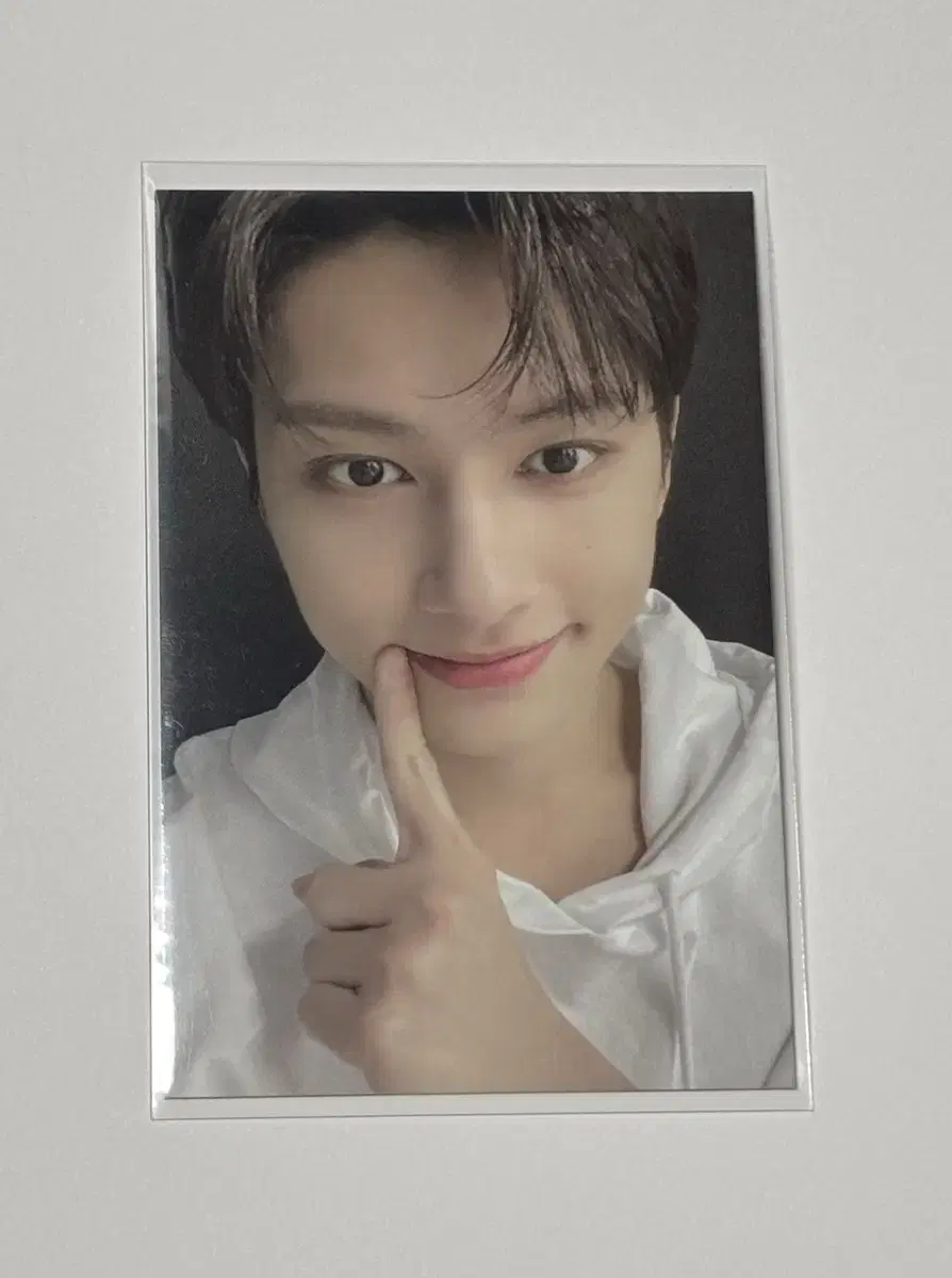 BraceletsBulk)Price drop)Quick sale)SeventeenMoon Junhui7th anniversaryBracelet charm photocardTransfer