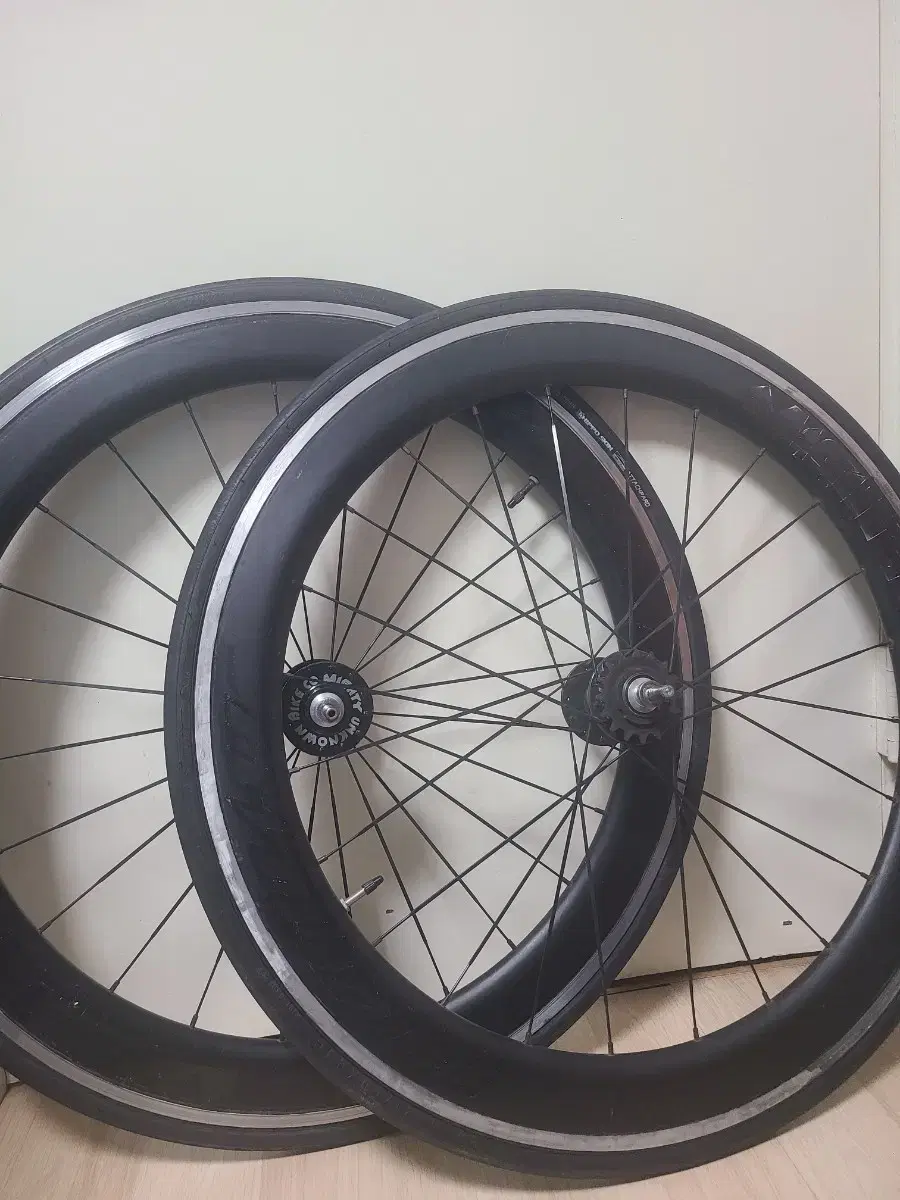 Unown Mighty 60 (carbon 60-rim wheelset) sell Contact