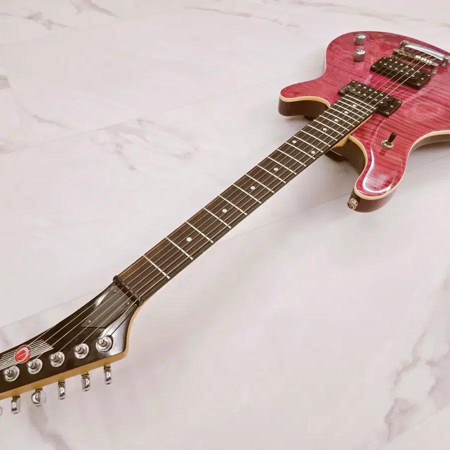 예쁜 핑크색 에피폰 Epiphone 더블컷 아치탑 일렉기타