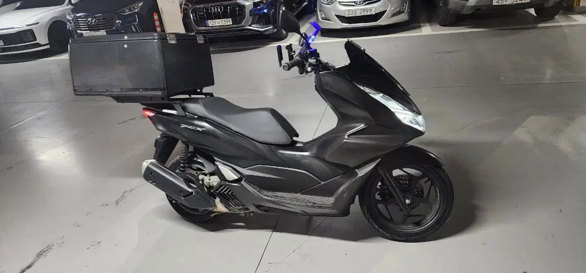 22년식 PCX 리스만기차 팝니다 nmax xmax 포르자350