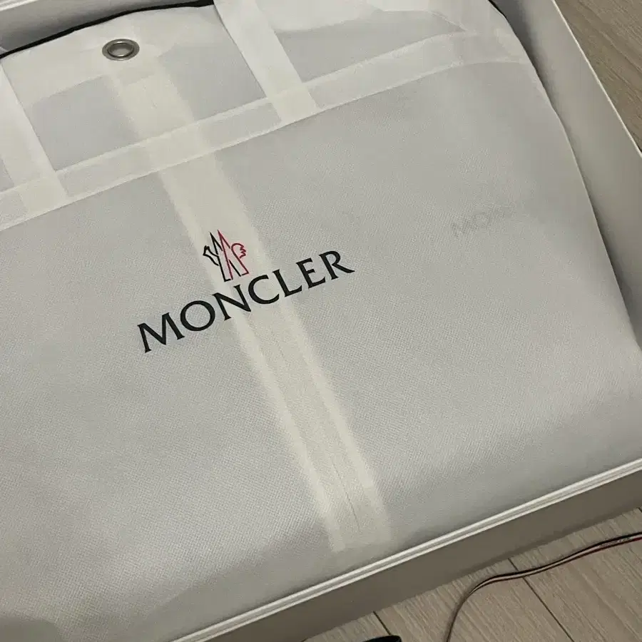 몽클레르 mocler 보에드 23fw 리얼퍼 0 사이즈