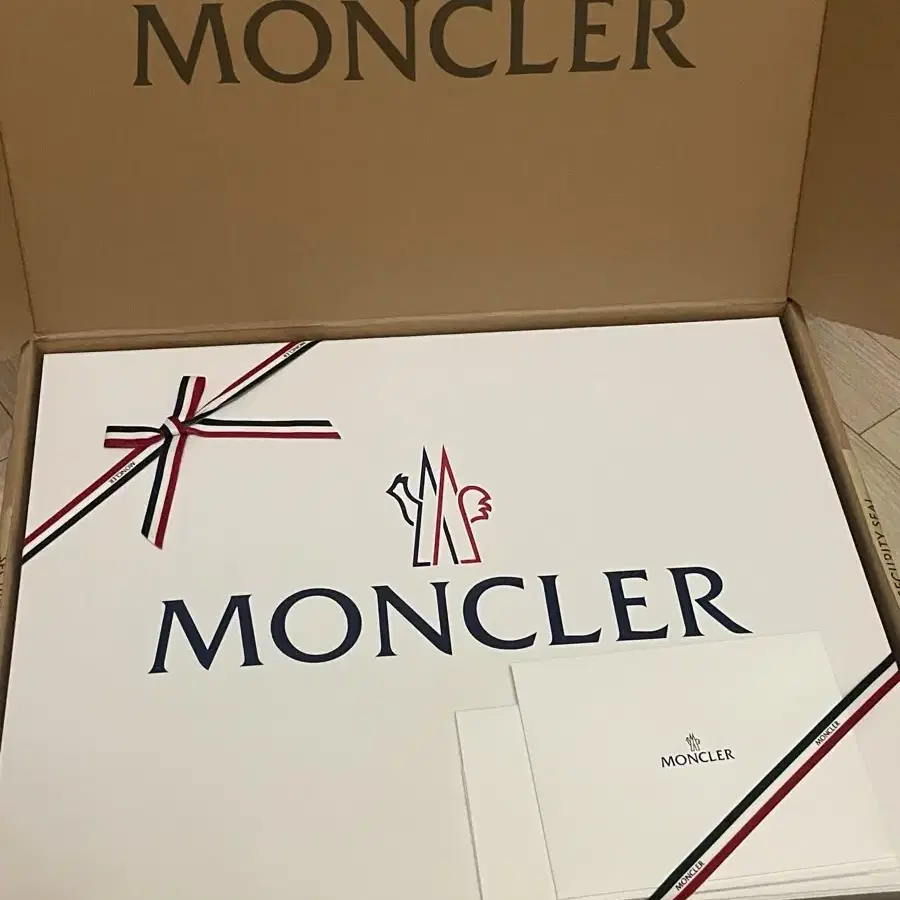 몽클레르 mocler 보에드 23fw 리얼퍼 0 사이즈