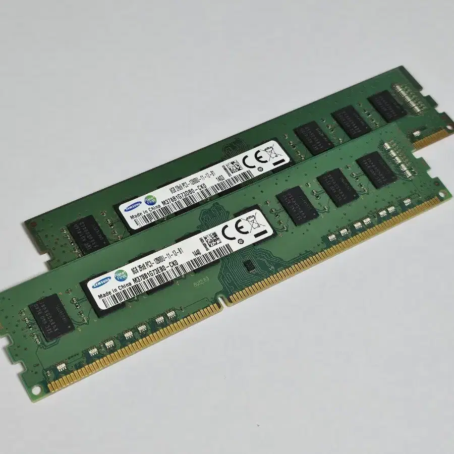 DDR3 PC3-12800U 8GB 램 판매합니다.