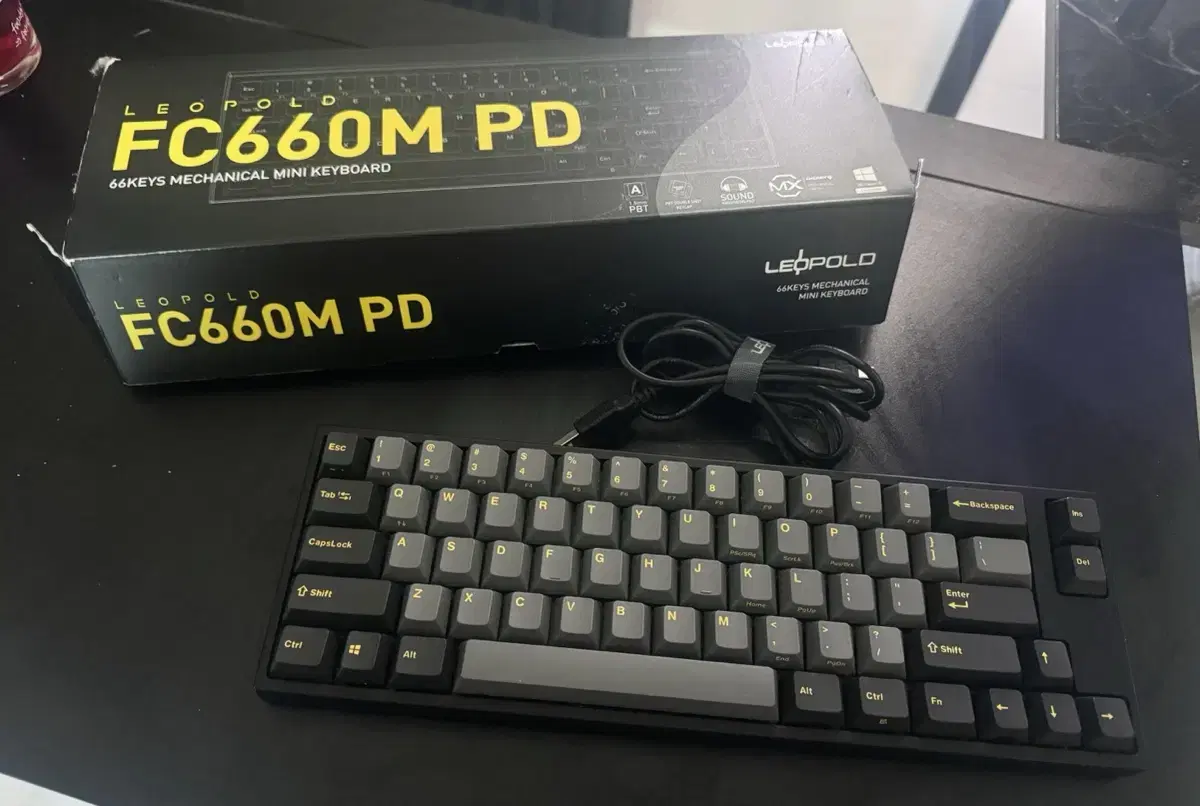 Leopold FC660M PD 기계식 키보드 적축