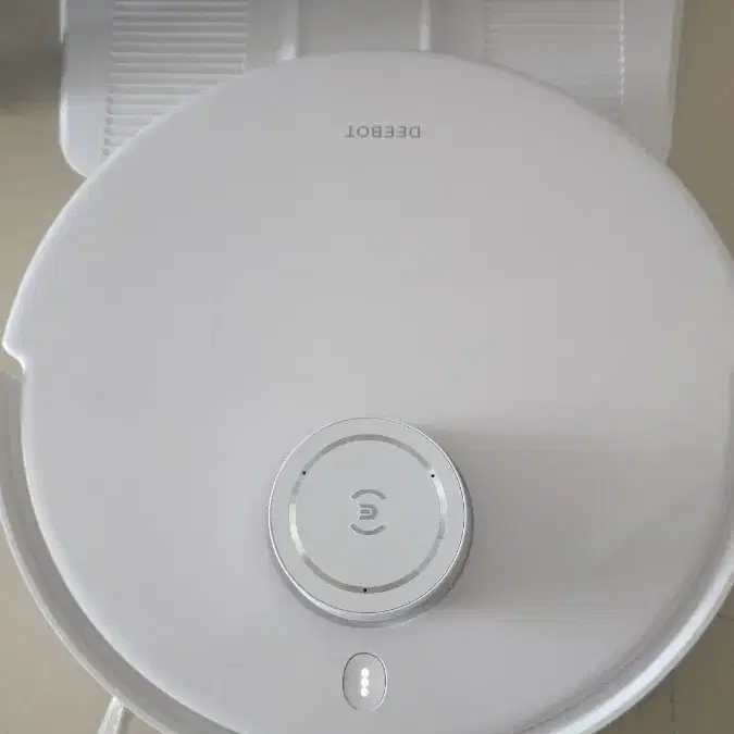 Ecovacs DEEBOT T10 OMNI 로봇 청소기