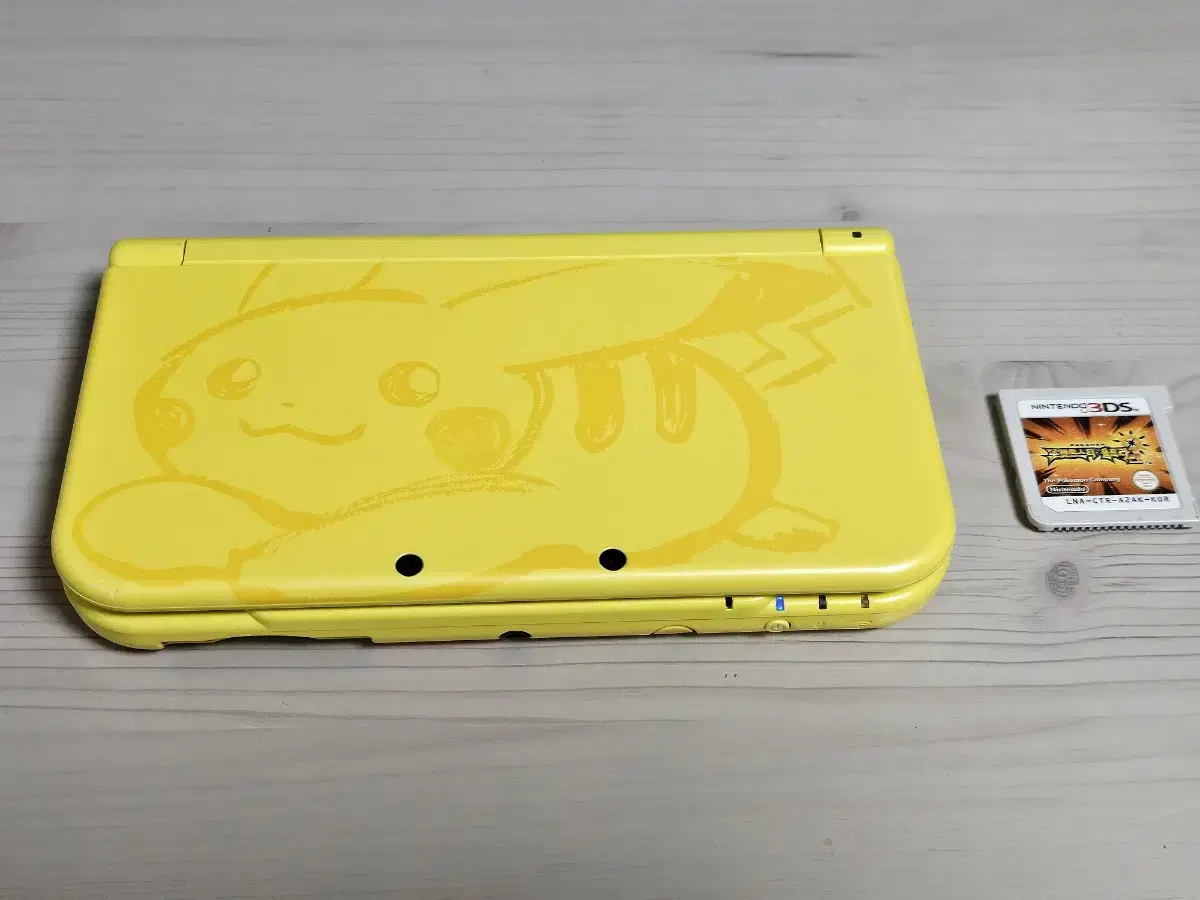 닌텐도 new 3ds xl 뉴큰다수 피카츄 에디션 + 포켓몬스터 울트라썬