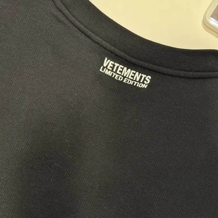 (XL) 베트멍  VETEMENTS  크루넥  블랙