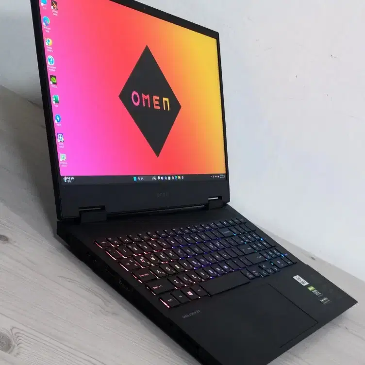 HP OMEN 게이밍 노트북 / i7-10th/RTX2060/144Hz