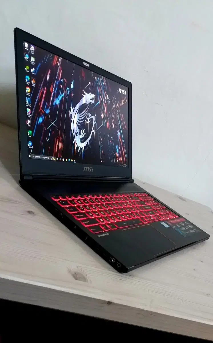 MSI Ultrathin Gaming Laptop GS63VR 7RF Stealth Pro