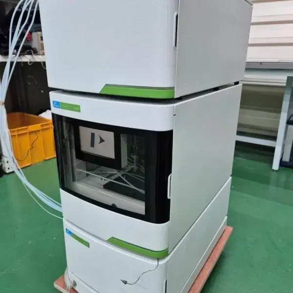 Perkin Elmer LC 300 HPLC