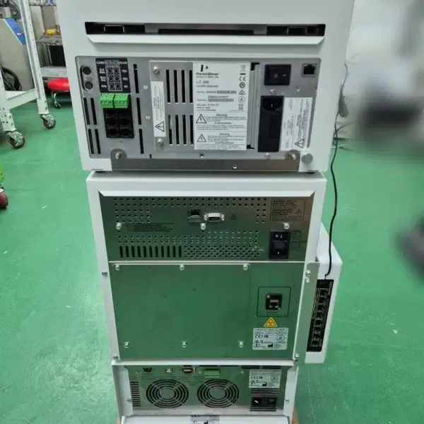 Perkin Elmer LC 300 HPLC