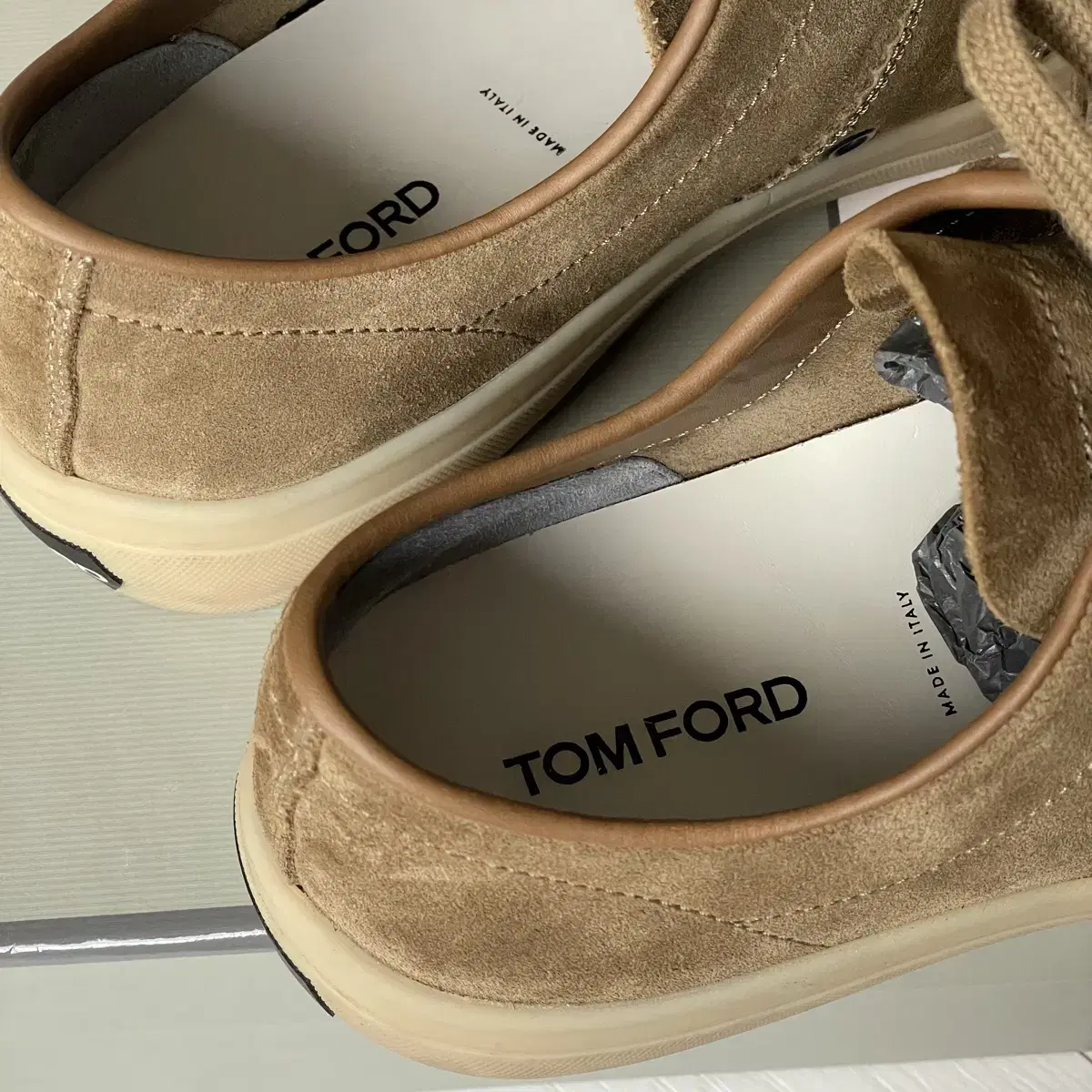 TOM FORD 캠브리지 스니커즈 oark sand 10 사이즈입니다