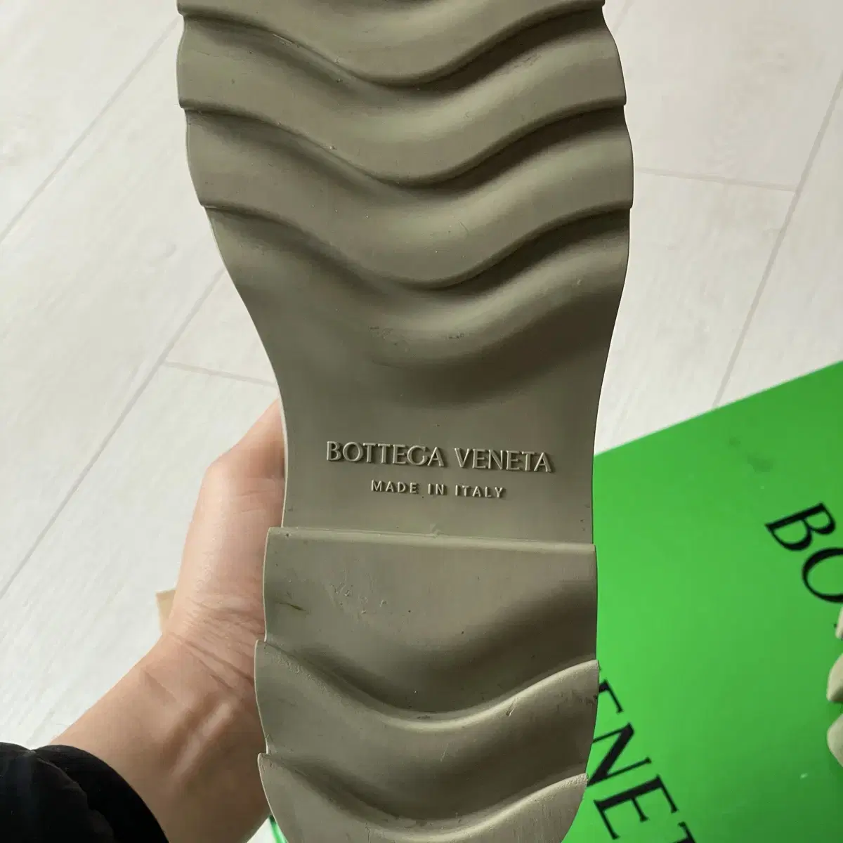 BOTTEGA VENETA 샤이니 러버부츠 43