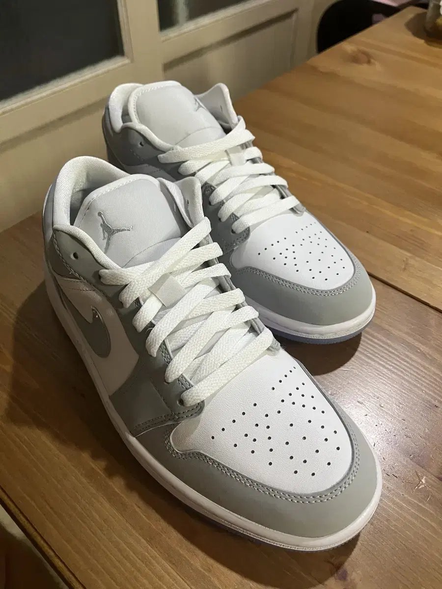 Nike Air Jordan 1 Low White Wolf Grey (New)