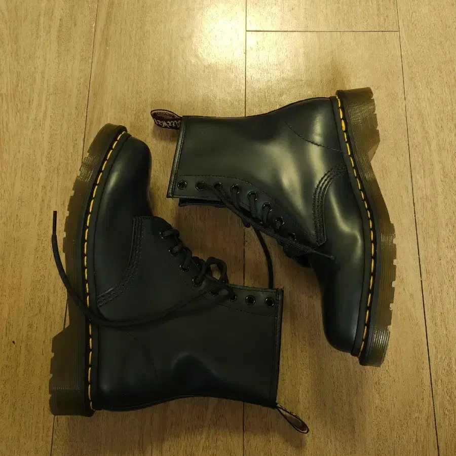 Dr.martens 8홀