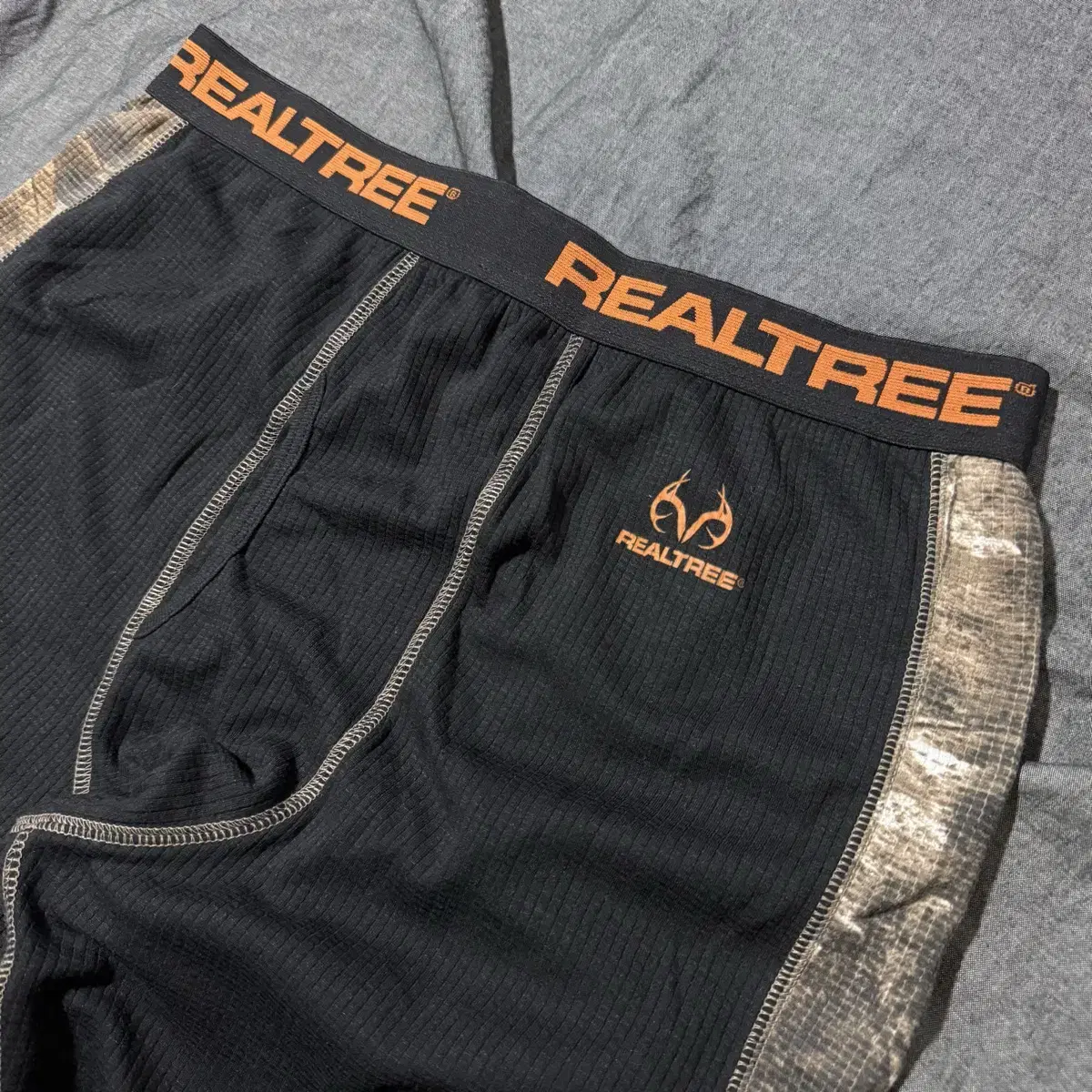 Realtree Thermal Top and Bottom Combo