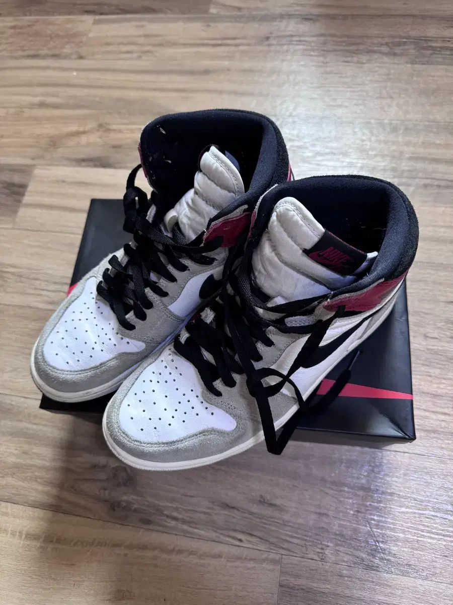 Nike Air Jordan 1 Retro High OG UK8 USA9