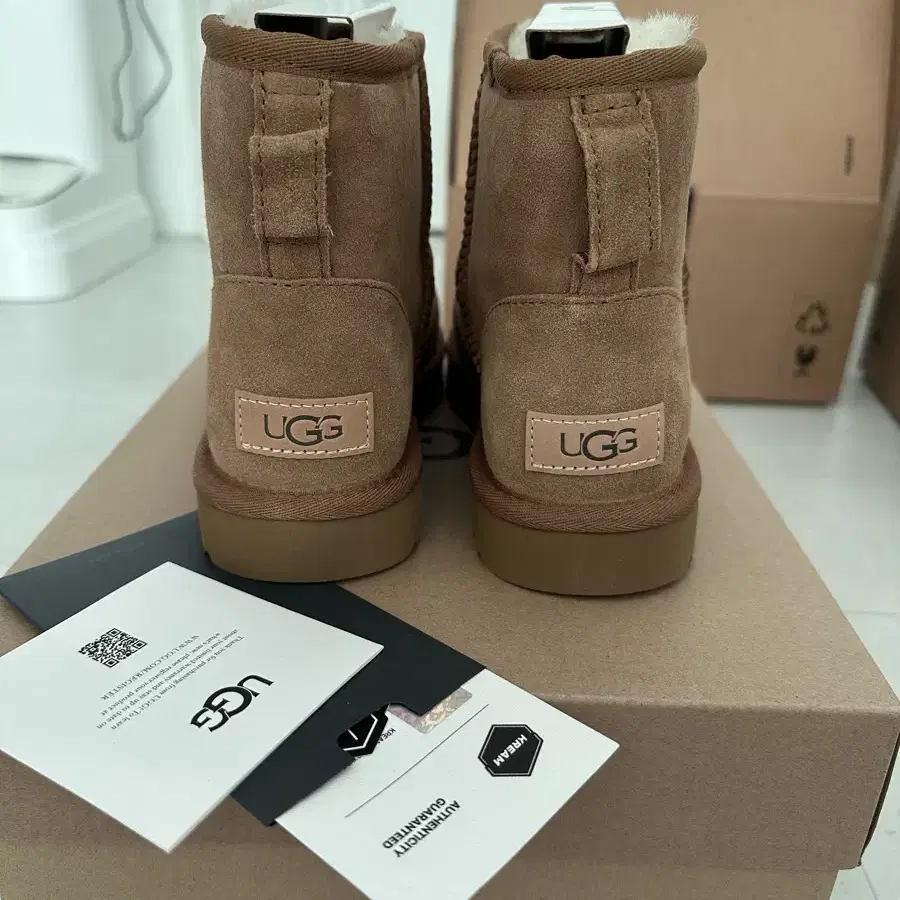 UGG 어그 클래식 미니 2 7 사이즈 새상품