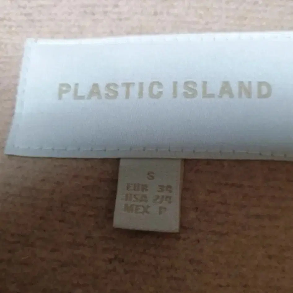 플라스틱아일랜드(PLASTIC ISLAND) 코트