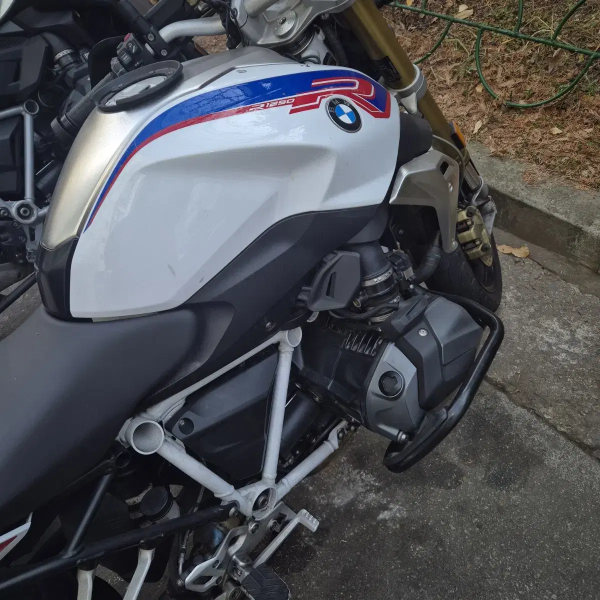 21년식 bmw r1250r 팝니다.2022년도 출고