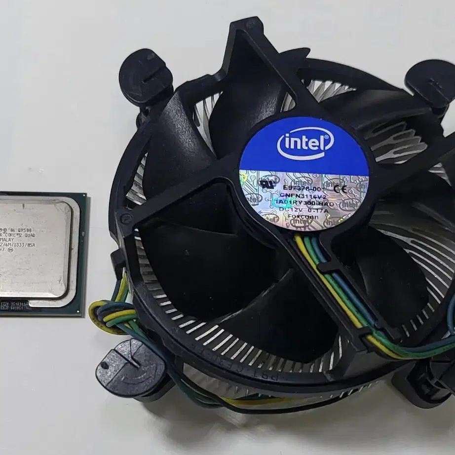 INTEL Q9500 CPU+쿨러 7천원에 팝니다.