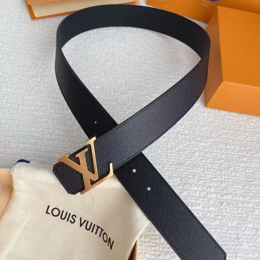 Louis Vuitton루이 뷔 통 남성 벨트 정품