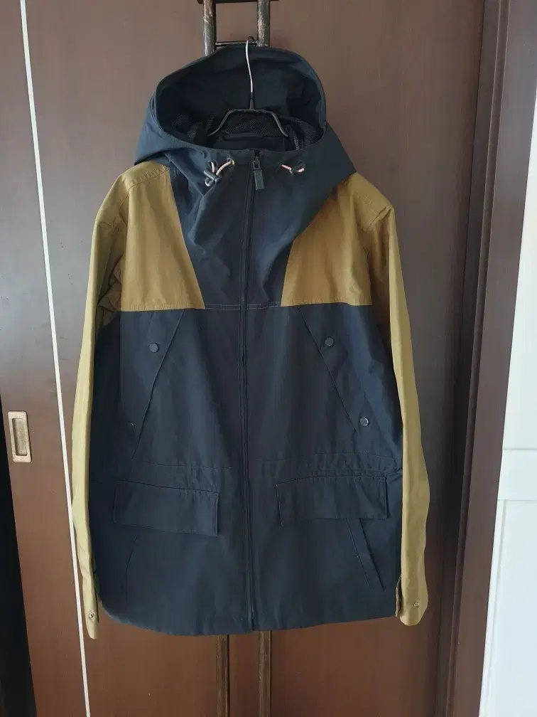 Hunter Rain Jumper (Genuine)1 time use