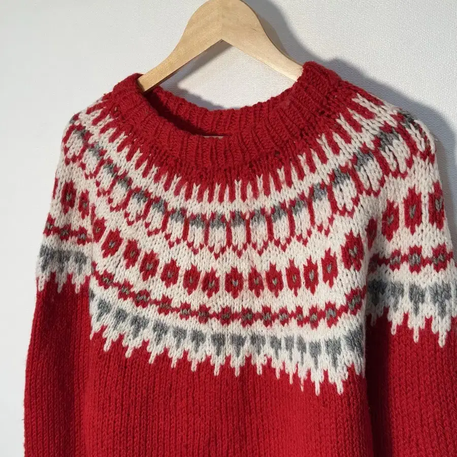 L/ Red Fair Isle Sweater/N47