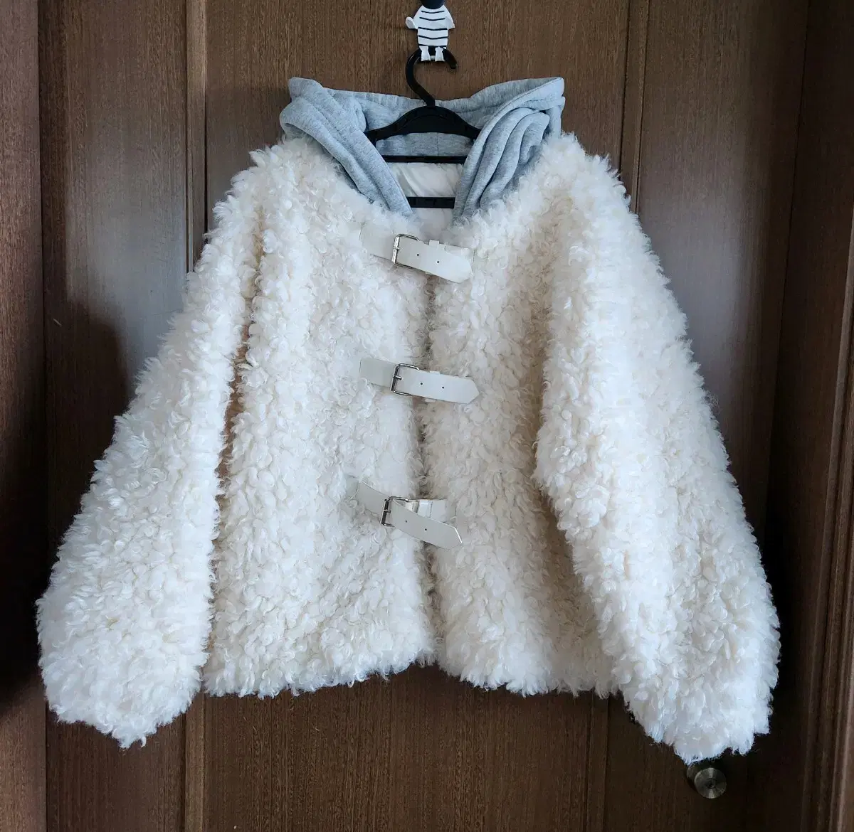 (New)Fur Hooded Belted Crop Jacket