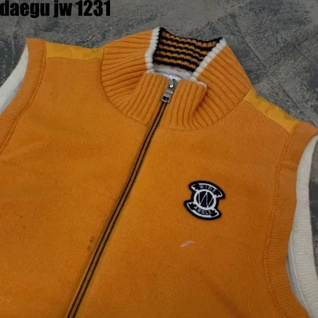 95 W.ANGLE VEST 와이드앵글 니트 조끼