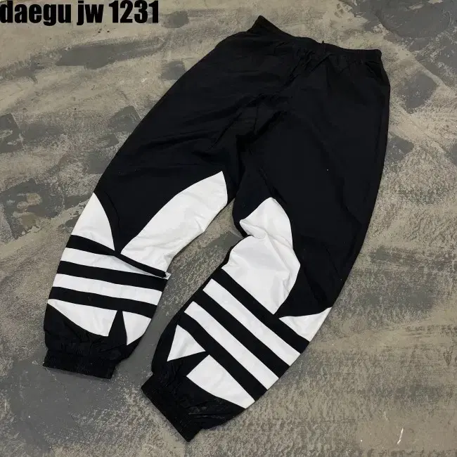 M ADIDAS PANTS 아디다스 바지