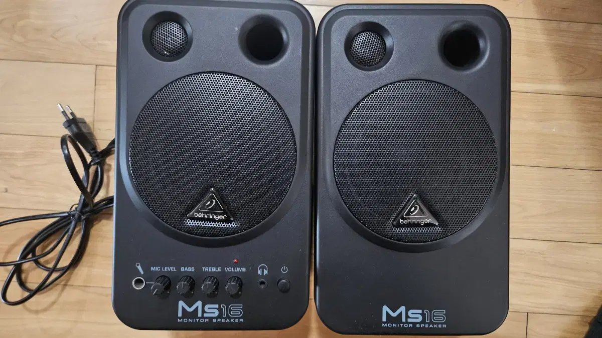 BEHRINGER MS16스피커