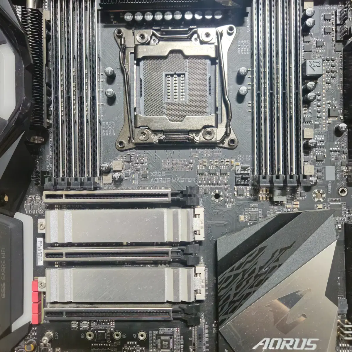 기가바이트 X299 Aorous Master 어로스 마스터 판매합니다.