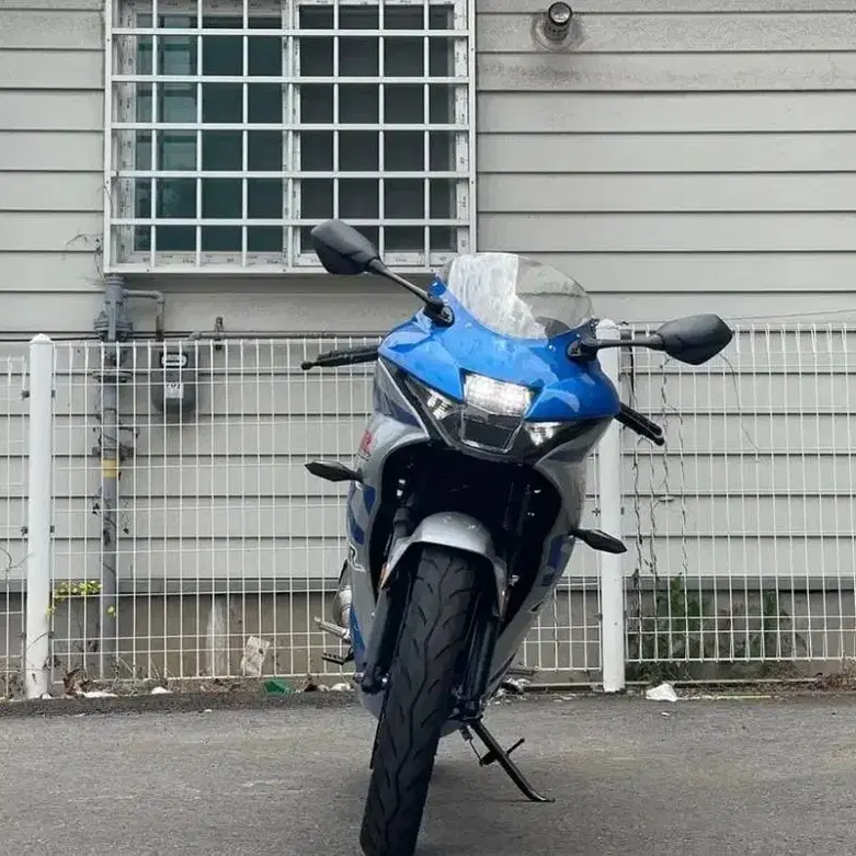 Gsx-r 125 21년식 9500km 신차컨디션