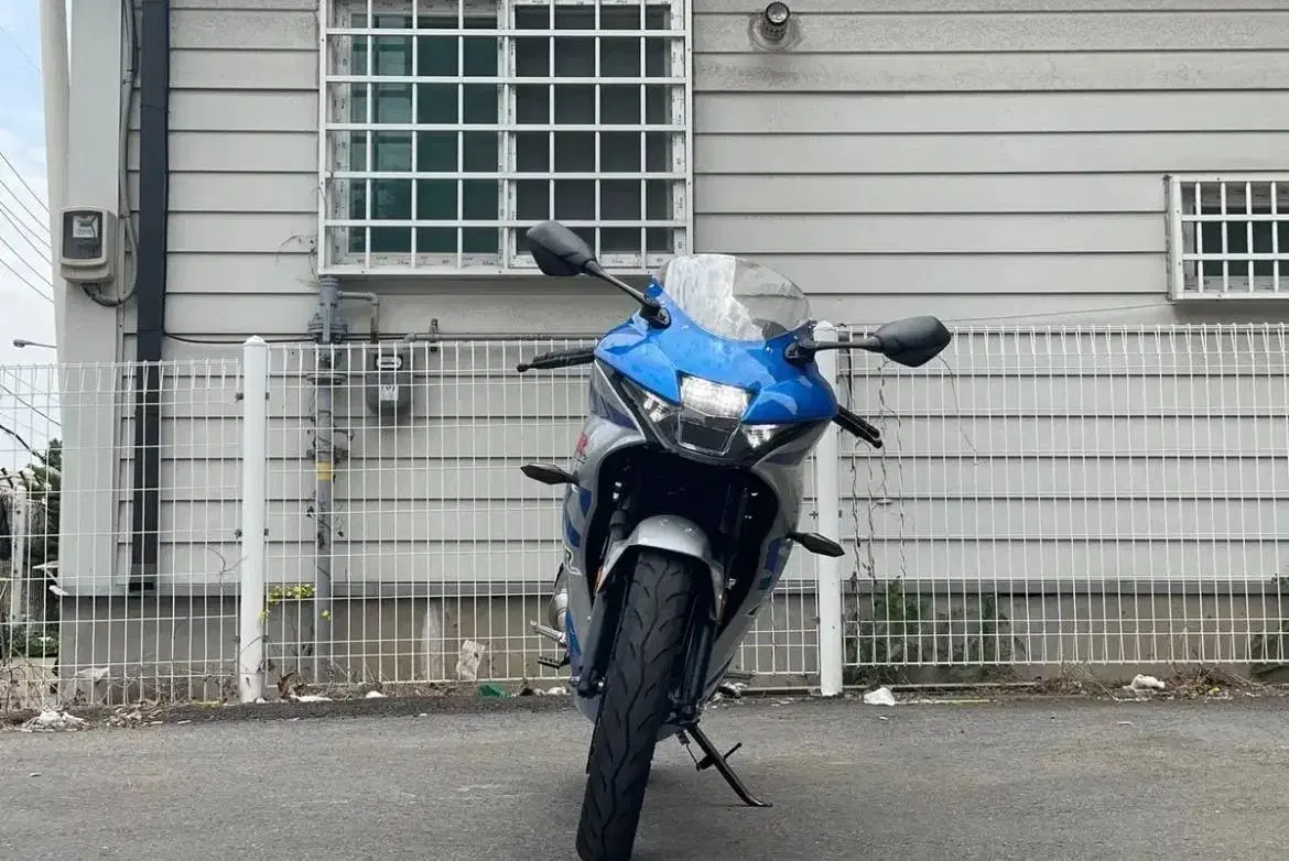 Gsx-r 125 21년식 9500km 신차컨디션