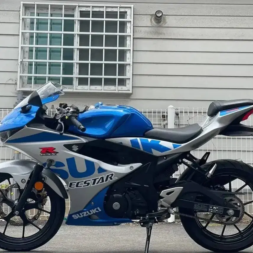 Gsx-r 125 21년식 9500km 신차컨디션