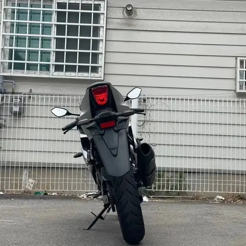 Gsx-r 125 21년식 9500km 신차컨디션