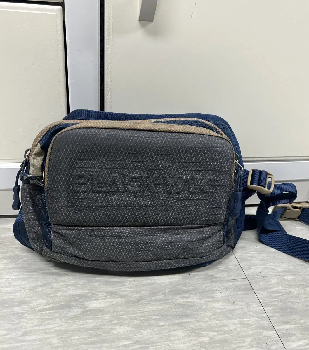 Black Yak Hip Sack Bag