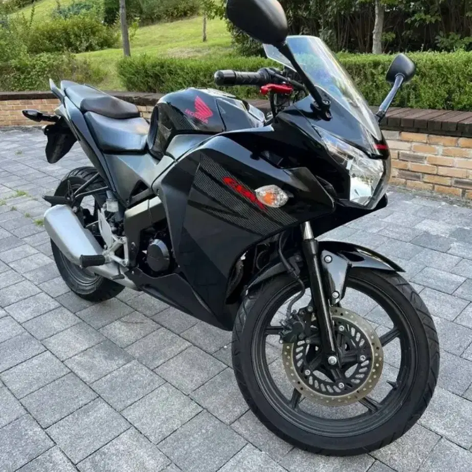 CBR 125 16년식 짧은키로수 외관깔끔