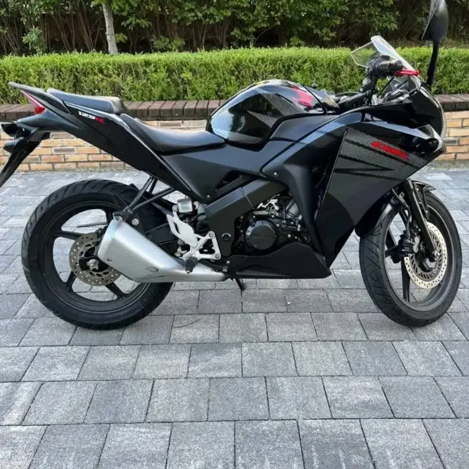 CBR 125 16년식 짧은키로수 외관깔끔