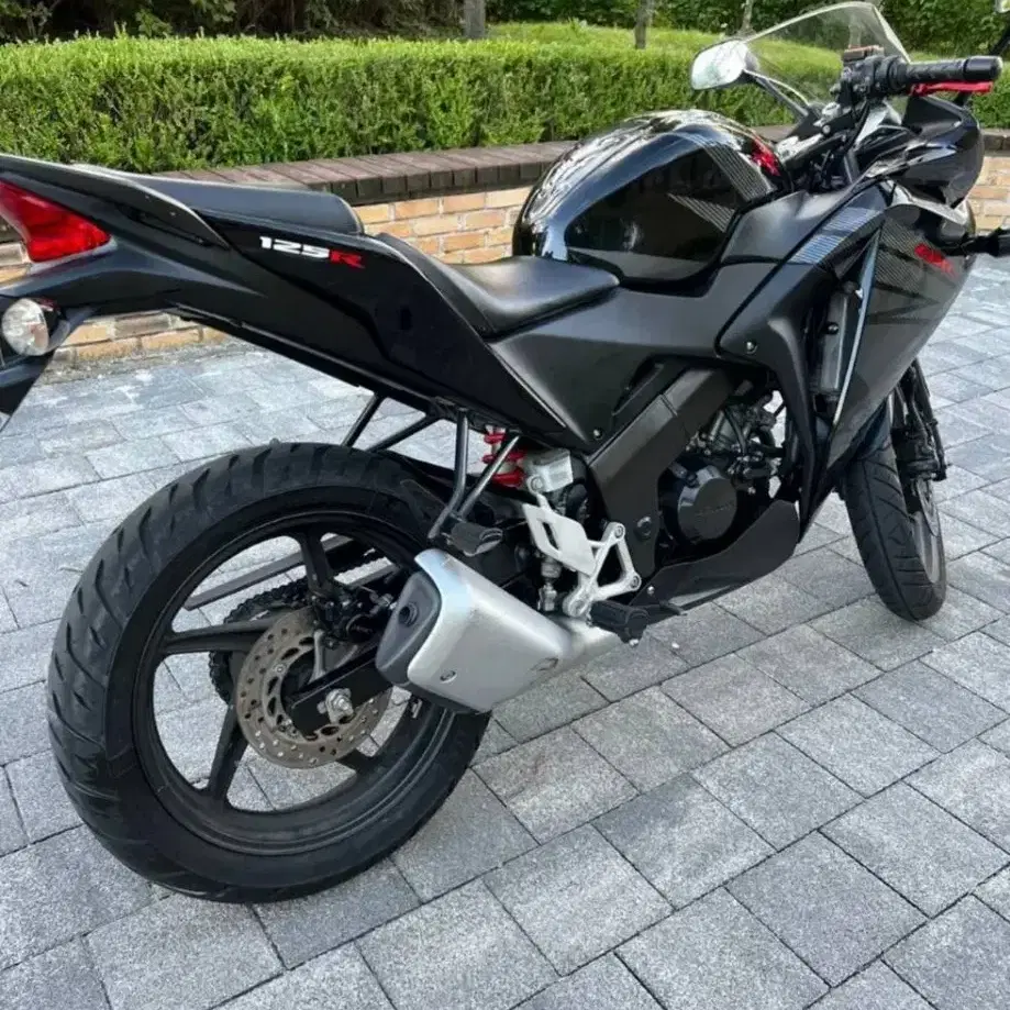 CBR 125 16년식 짧은키로수 외관깔끔