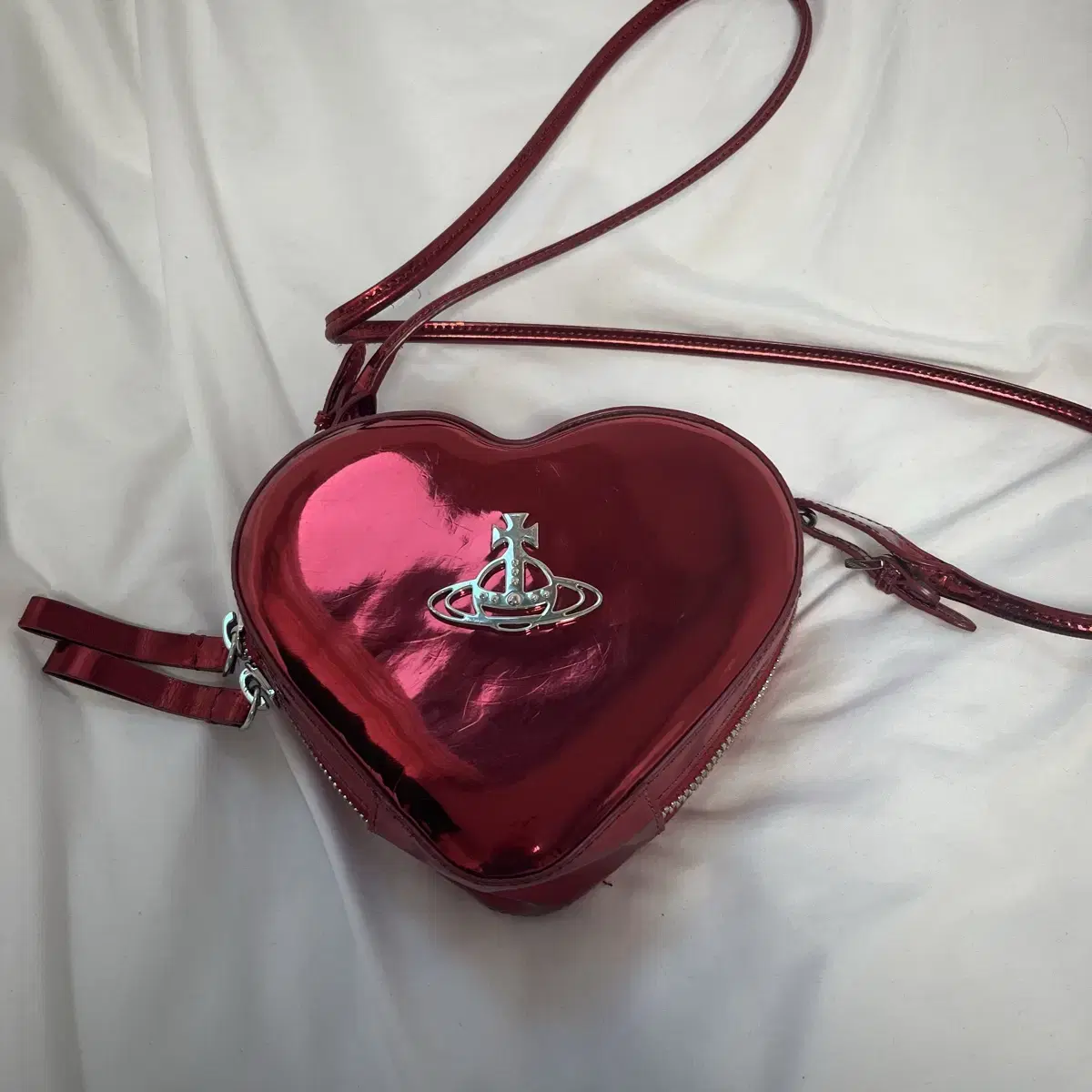 [Rush] Vivienne Westwood Joanna Metallic Enamel Heart Bag in Red