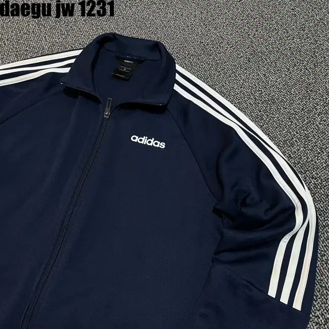 XL ADIDAS ZIPUP 아디다스 집업