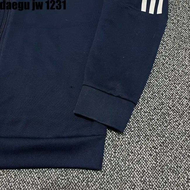 XL ADIDAS ZIPUP 아디다스 집업